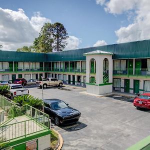 OYO Hotel Douglas GA US-441